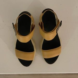 Sorel comfort sandals